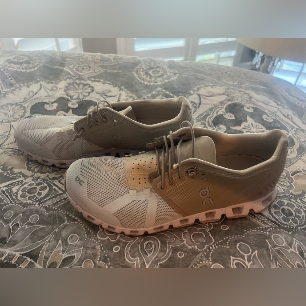 On Cloud Running -Size 8